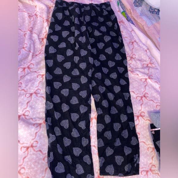 Betsy Johnson Intimates Heart pjs size small in black & pink!🖤💗 - Picture 11 of 12